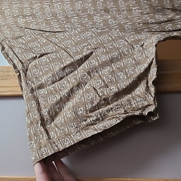 Men's Short Sleeve Button Down Shirt - Picture 5 of 6